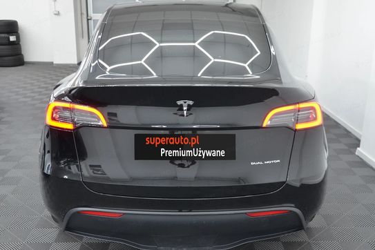 Tesla Model Y Long Range AWD
