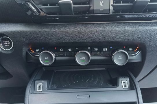 Citroen C4 1.2 Max eDCT6