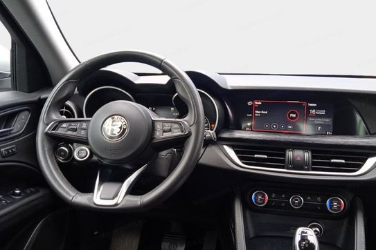 Alfa Romeo Stelvio 2.0 Turbo Business Q4 aut