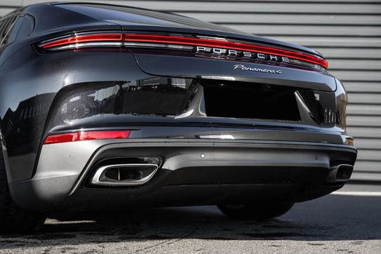 Porsche Panamera 4