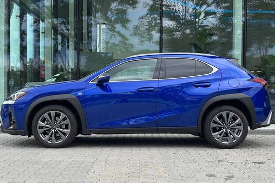 Lexus UX 300h F Sport Design