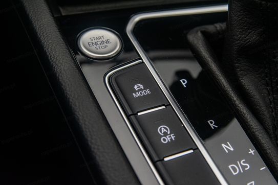 Volkswagen Passat 2.0 TSI Elegance DSG