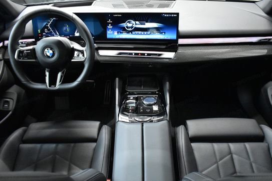 BMW Seria 5 520i mHEV aut