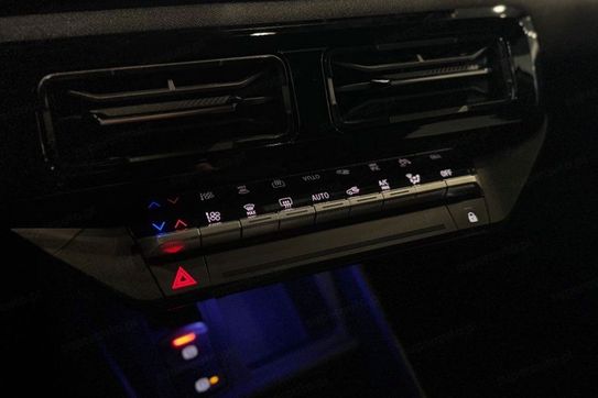 Nissan Micra Evolve 40kWh 2WD AT