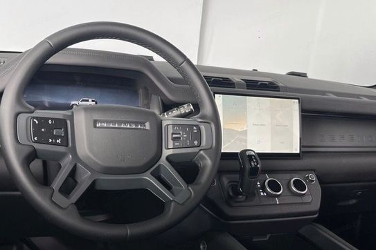 Land Rover Defender 90 D250 X-Dynamic SE