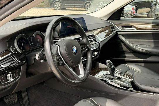 BMW Seria 5 530e iPerformance xDrive Sport Line sport aut