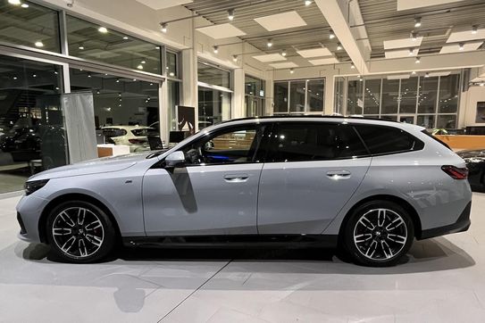 BMW Seria 5 Touring 540d xDrive M Sport