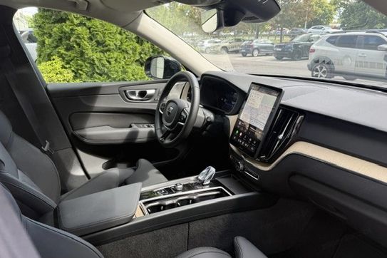 Volvo XC60 B5 B AWD Plus Dark aut