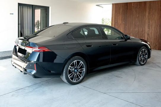 BMW Seria 5 530e xDrive M Sport