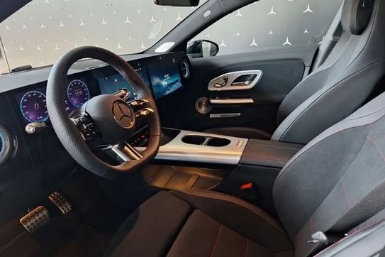 Mercedes CLA 350 4Matic Shooting Brake AMG Line