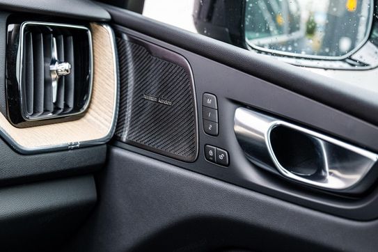 Volvo XC60 B5 B AWD Plus Dark