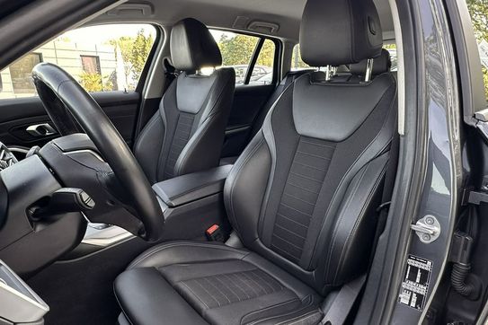 BMW Seria 3 Touring 318i Sport Line
