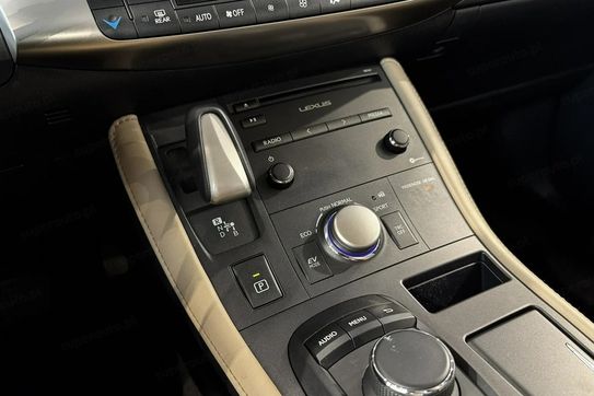 Lexus CT 200h