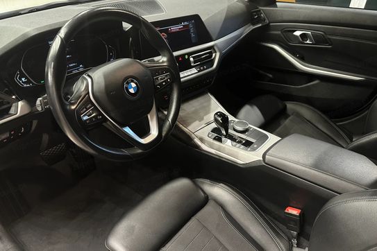 BMW Seria 3 Touring 318d Advantage