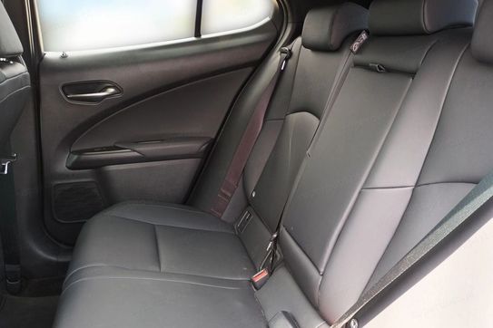 Lexus UX 300h F Sport Design