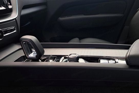 Volvo XC60 B5 B AWD Plus Dark