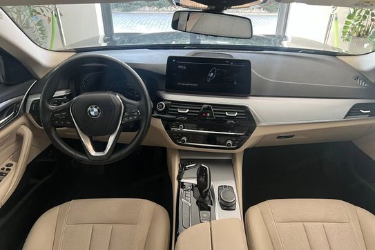 BMW Seria 5 520d mHEV aut