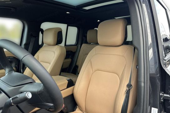 Land Rover Defender 130 D350 X-Dynamic HSE
