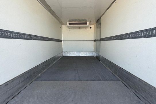 Iveco Daily 70C18 Izoterma + Winda