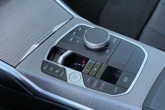 BMW Seria 3 Touring 330i xDrive M Sport