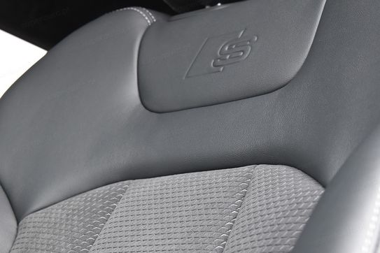 Audi Q7 TDI quattro S Line