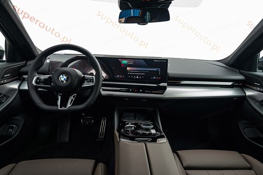 BMW Seria 5 Touring 520d xDrive M Sport