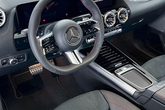 Mercedes GLA 200 AMG Line