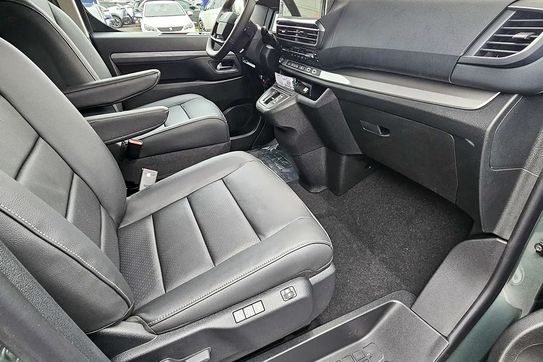 Peugeot Traveller Long L2H1 Business VIP EAT8