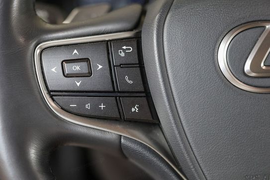 Lexus ES 300h F Sport Design