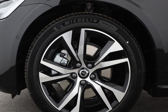 Volvo V60 B4 Ultra Dark