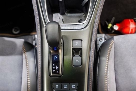 Lexus LBX Hybrid Cool