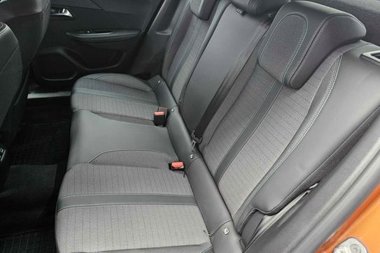 Peugeot 2008 1.2 PureTech Allure S&S EAT8