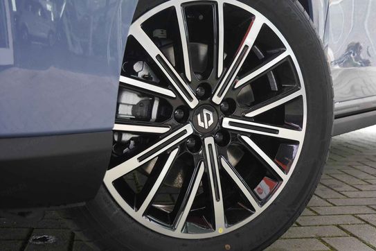 Leapmotor B10 Design Hybrid EV 18,8 kWh