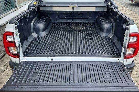 Toyota HiLux 2.8 d-4D Mhev Double Cab Invincible 4X4