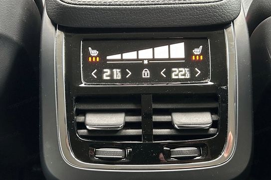 Volvo XC90 T8 AWD Plug-In Hybrid Inscription 7os aut