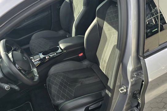 Peugeot 208 e-208 GT