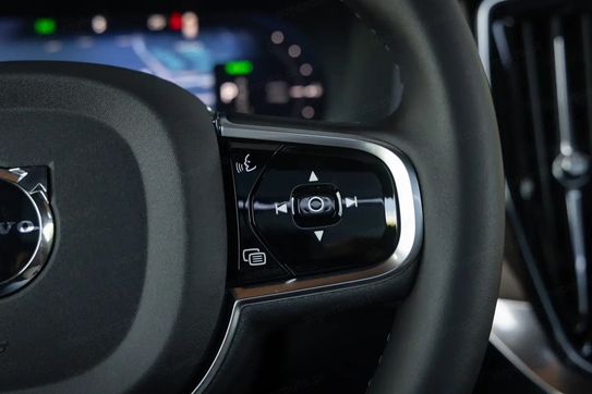 Volvo XC90 T8 AWD Plug-In Hybrid Ultra Dark