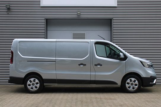 Renault Trafic L2H1 Extra AT9