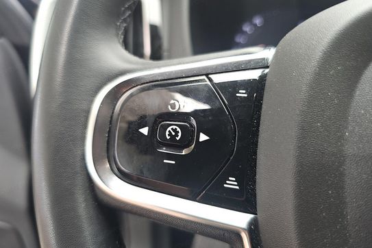 Volvo XC60 T8 Plug-In Hybrid AWD Ultimate Dark