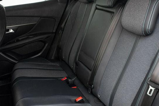 Peugeot 3008 1.5 BlueHDi Allure Pack S&S EAT8