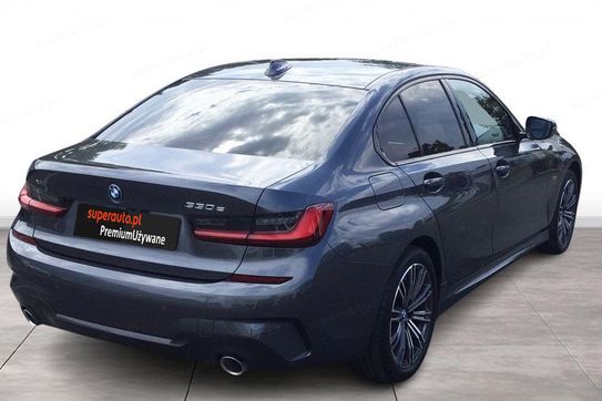 BMW Seria 3 330e xDrive M Sport