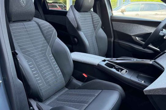 Peugeot 5008 GT 1.2 mHEV e-DCS6