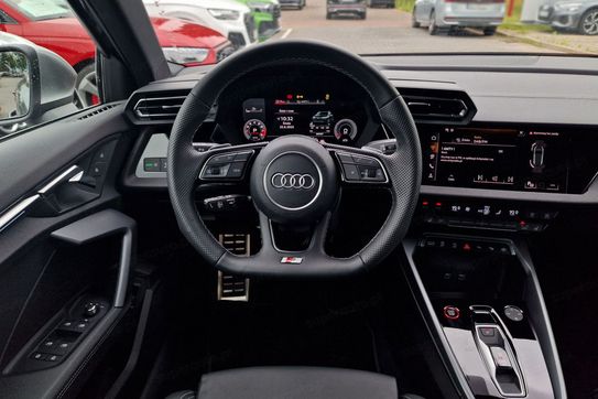 Audi A3 S3 TFSI quattro S tronic