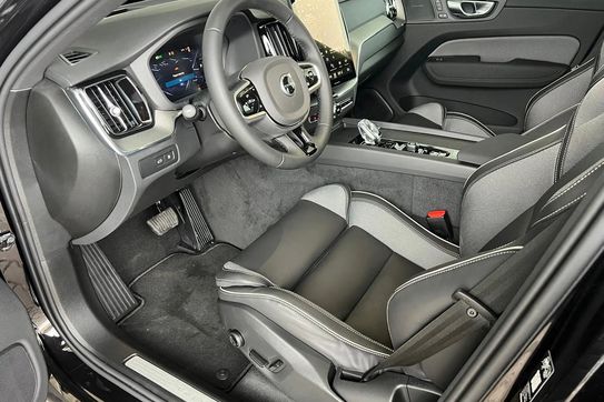 Volvo XC60 T8 Plug-In Hybrid AWD Plus Black Edition