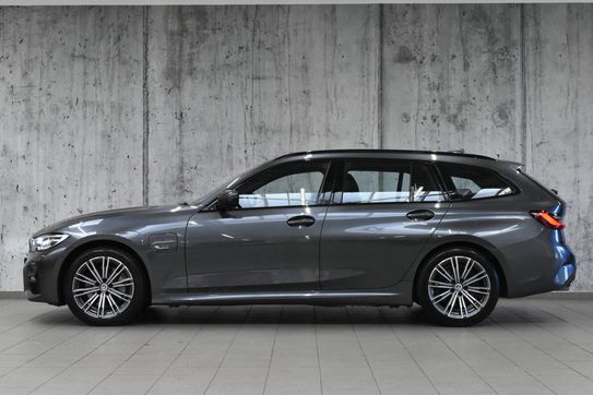 BMW Seria 3 Touring 330e M Sport