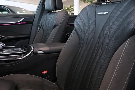 Hongqi H9 Deluxe 2.0T MHEV DSG