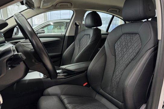 BMW Seria 5 520i mHEV aut