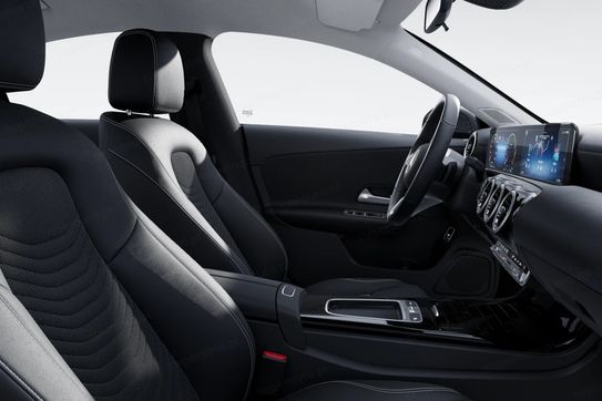 Mercedes CLA 200 mHEV 7G-DCT