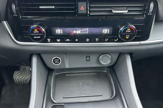 Nissan Qashqai Acenta Xtronic 1.3 DIG-T mHEV