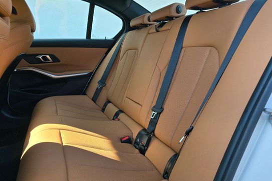 BMW Seria 3 318i M Sport aut